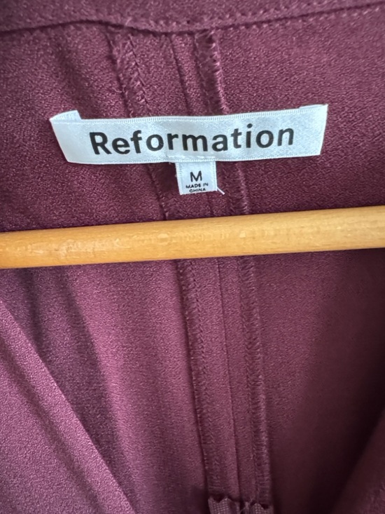 Reformation Danika midi v-neck Dress in Prune burgundy wine size Medium NWT - Picture 7 of 8